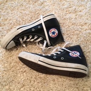 Black leather converse. Size Women’s 6